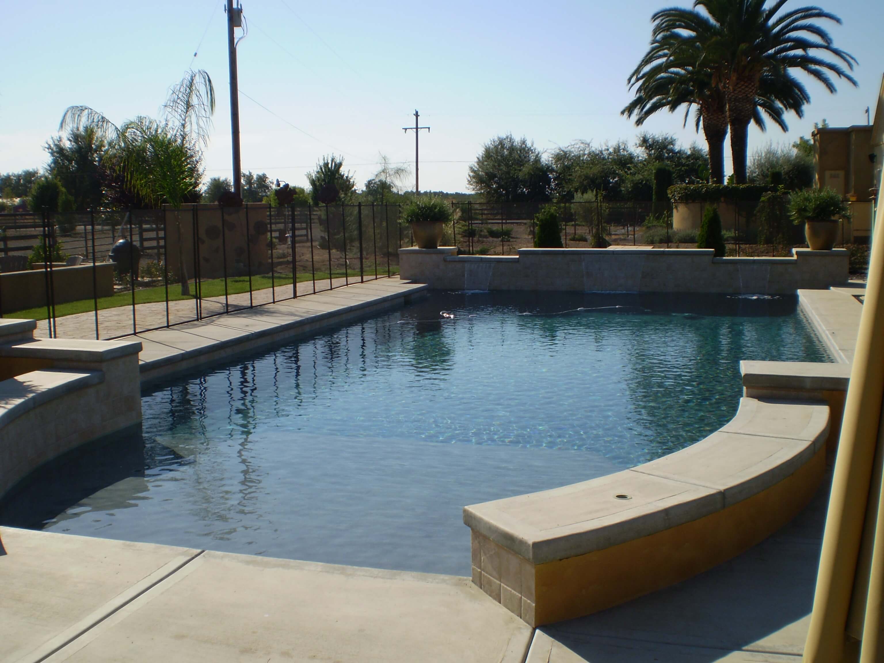 600 sq ft pool cost